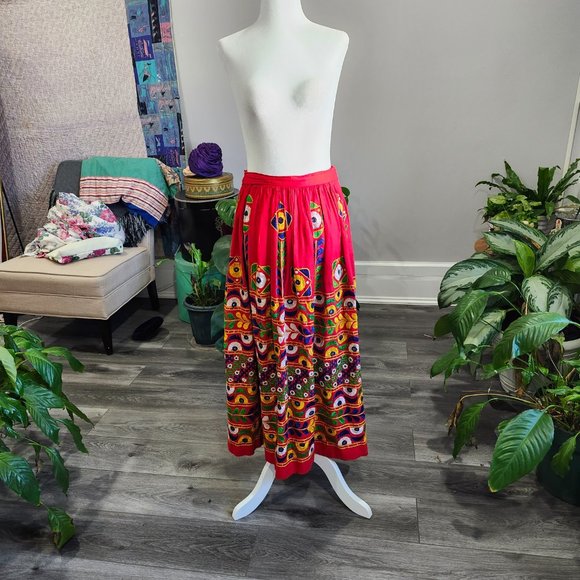 Vintage 1950's Indian Embroidered Mirrorwork Floral Skirt - Picture 2 of 15